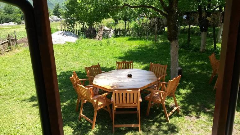 Guesthouse Mehmeti Валбона Екстериор снимка