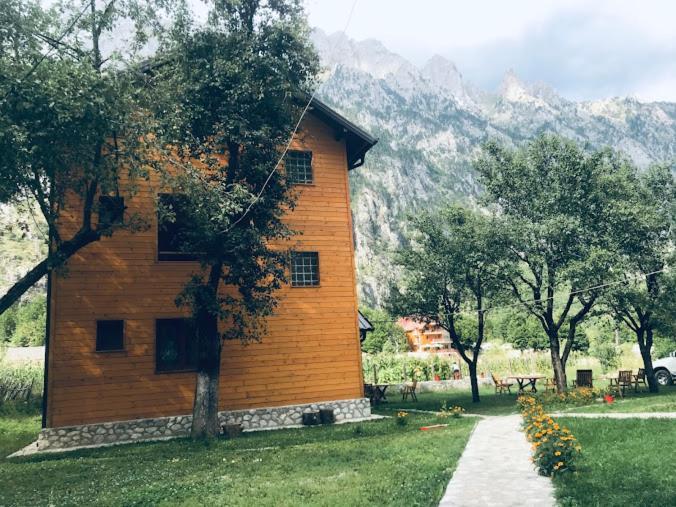 Guesthouse Mehmeti Валбона Екстериор снимка