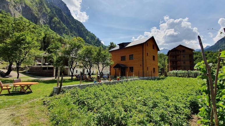 Guesthouse Mehmeti Валбона Екстериор снимка