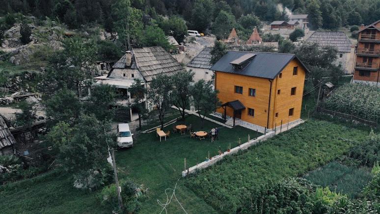 Guesthouse Mehmeti Валбона Екстериор снимка
