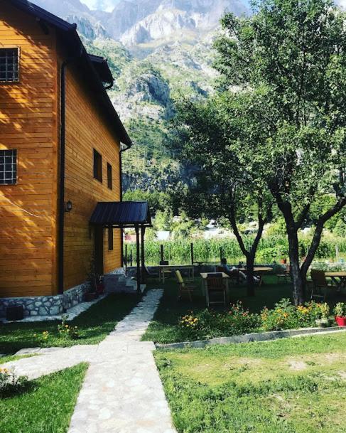 Guesthouse Mehmeti Валбона Екстериор снимка